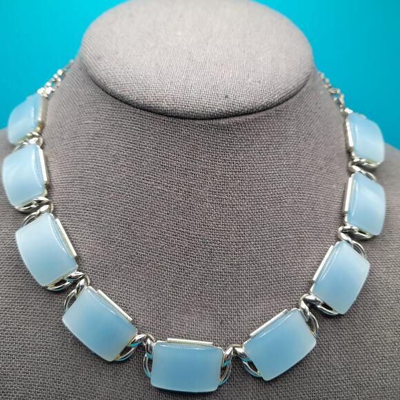 Vintage Moonglow Light Blue Necklace, Silver Tone, 1950s Vintage Jewelry - Picture 4 of 12